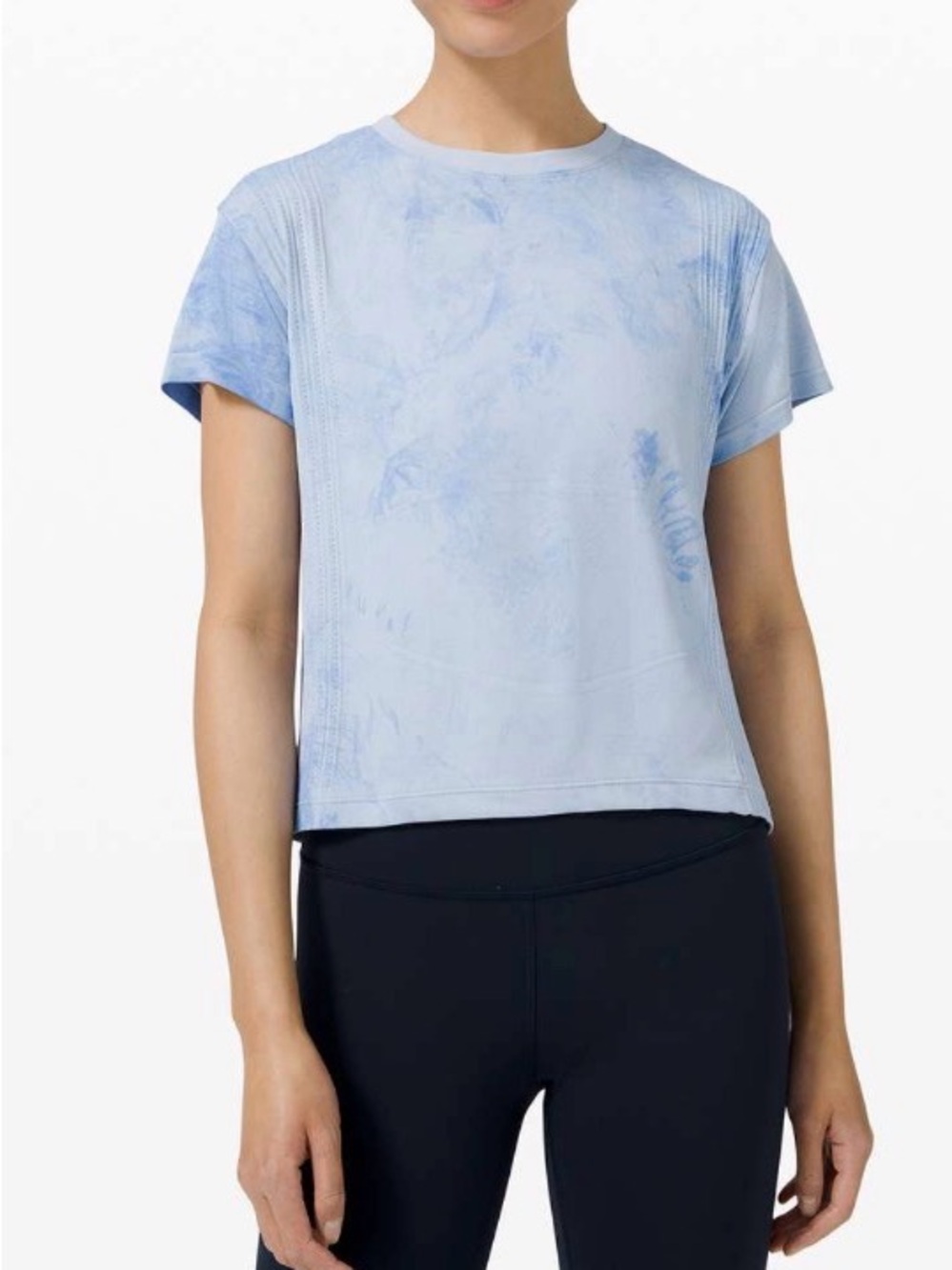 Lululemon Train To Be Short Sleeve blue linen/chalk wash water drop PTP ~18”